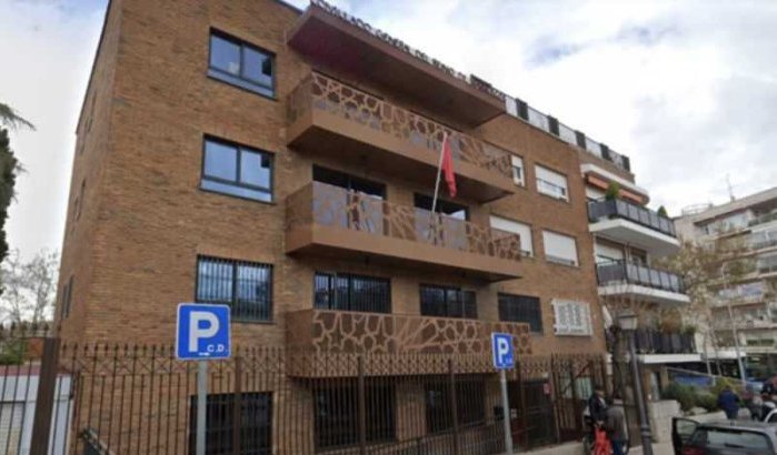 Marokkaan steekt zichzelf in brand voor consulaat in Madrid