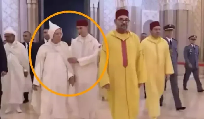Ahmed Toufiq gecorrigeerd door prins Moulay El Hassan (video)