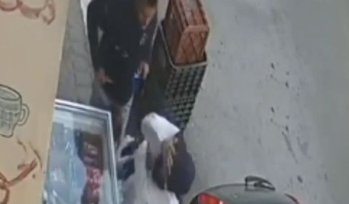 Woede in Tanger: vrouw op straat verminkt door onbekende (video)