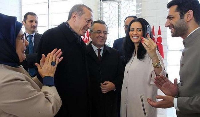 Recep Tayyip Erdogan op verlovingsfeest Marokkaanse actrice