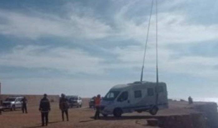 Toerist sterft na val camper van klif in Dakhla