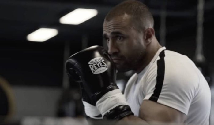 Badr Hari geeft inkijkje in privéleven (video)