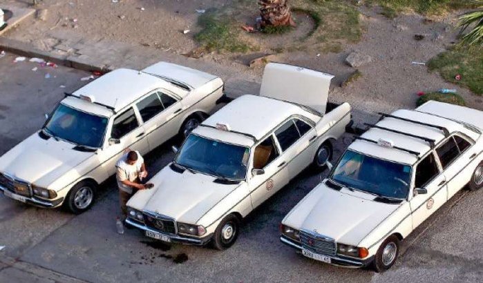 Marokko wil van grote taxi's Mercedes 240D af
