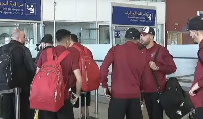 Warm welkom voor USM Alger in Oujda: melk, dadels en bloemen (video)