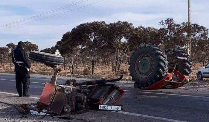 Indrukwekkend: tractor in twee stukken na ongeval in Marokko (foto's)