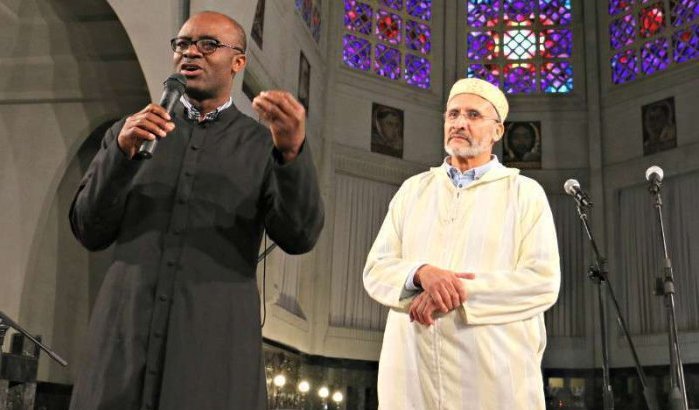 Mooi initiatief: grote ftour in kerk in Molenbeek (foto's)
