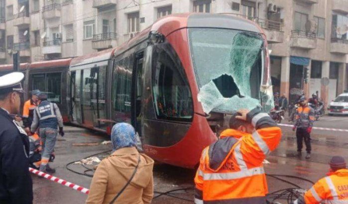 Ongeval tram en vrachtwagen in Casablanca live gefilmd (video)