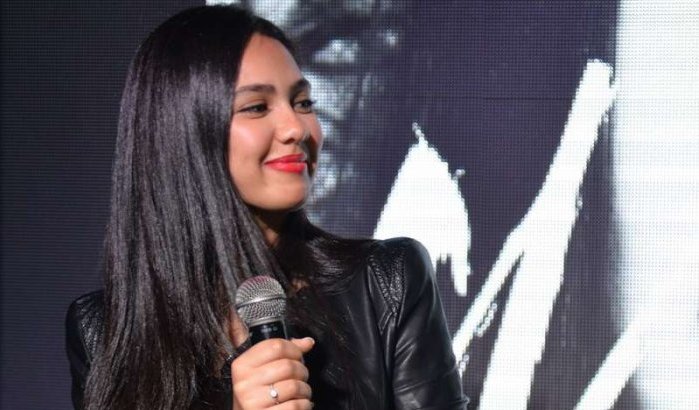 Manal maakt comeback met « Koulchi ban » (video)