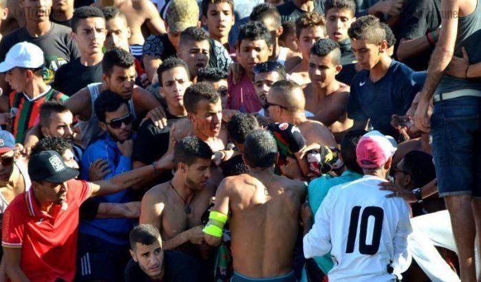 Tientallen gewonden na voetbalrellen in Al Hoceima (video)