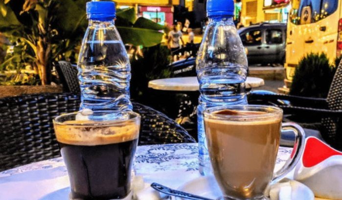 Meer dan 15 minuten in café blijven verboden in Marokko