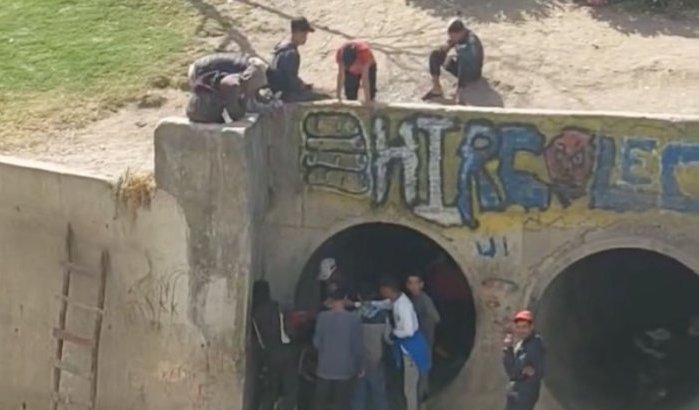 Dakloze kinderen terroriseren parkbezoekers in Tanger