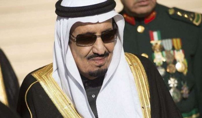 Honderden luxe auto's voor Saoedische Koning Salman in Tanger (foto's)