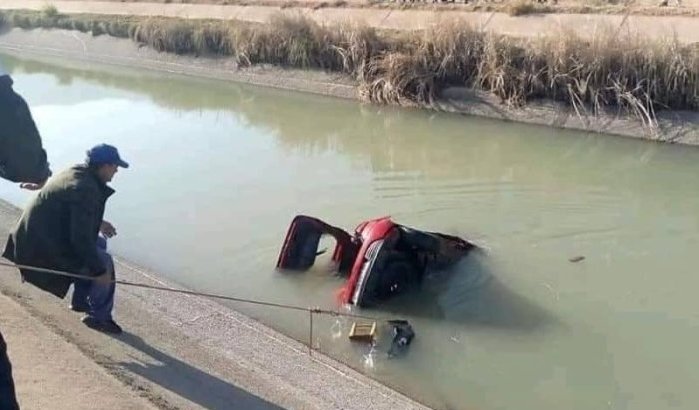 Auto valt in kanaal in Azilal, 4 doden (video)