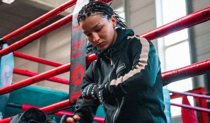 Glory 88: Sarah Moussaddak opwarmer voor gevecht Badr Hari