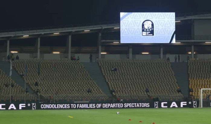 Achraf Hakimi brengt hulde aan slachtoffers Olembé-stadion