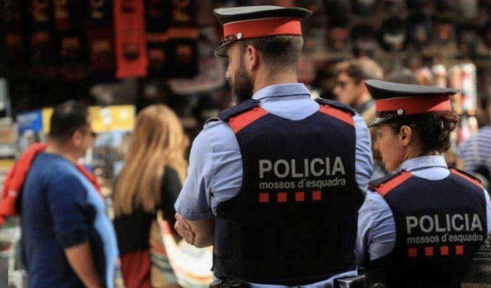 Marokkaan in Barcelona vermoordt vrouw en stapt zelf naar de politie (video)