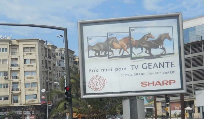 Fez wil van illegale reclameborden af