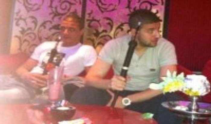 Chamakh en Taarabt riskeren carrière voor shisha 