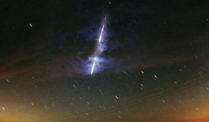 Vuurbal flitst met 140.000 km per uur over Marokko