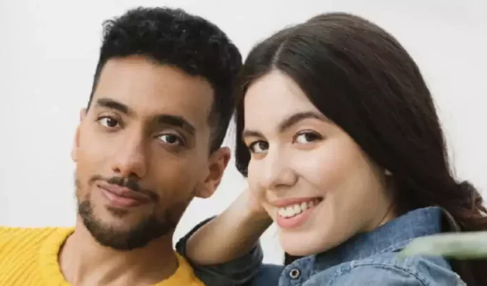 Marokkaans koppel bestrijdt racisme met humor in Italië