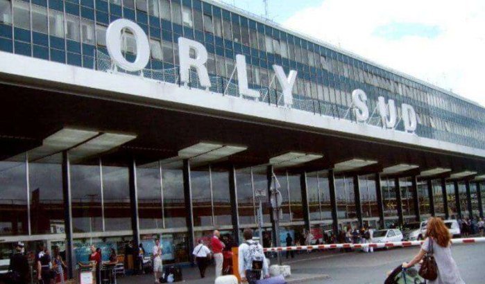 Luchthaven Parijs ontruimd door schoenen reizigster op weg naar Marokko