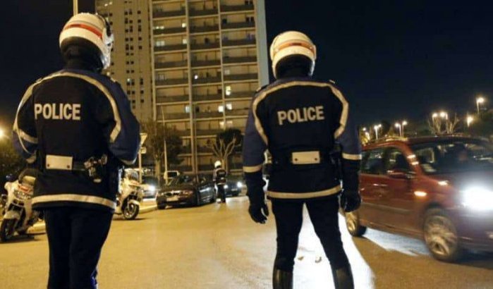 Marokkaan die Franse politieagenten aanreed blijft in de cel