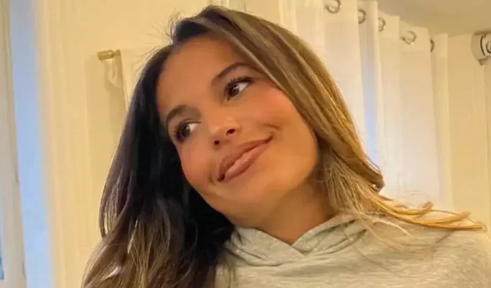 Influencer Poupette Kenza: een online reis met hoogte- en dieptepunten