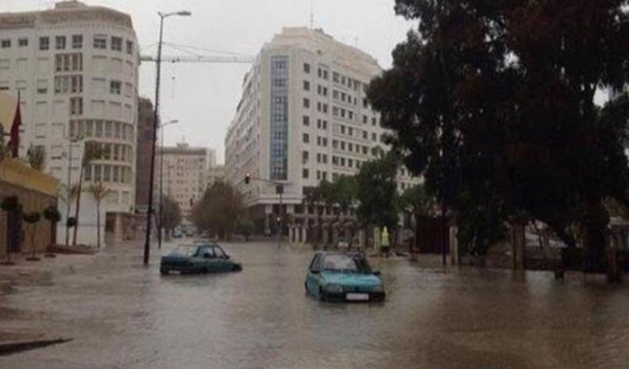 Tanger onder water door hevige regenval