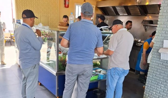 Illegale praktijken bij eettentjes in haven Tanger