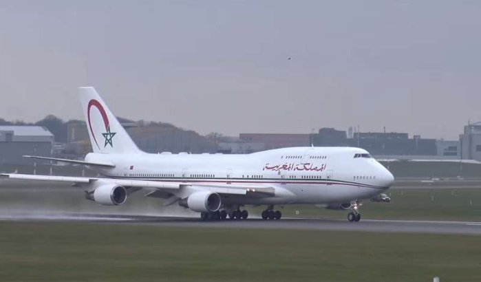 Nieuwe Boeing Mohammed VI van Hamburg vertrokken (video)