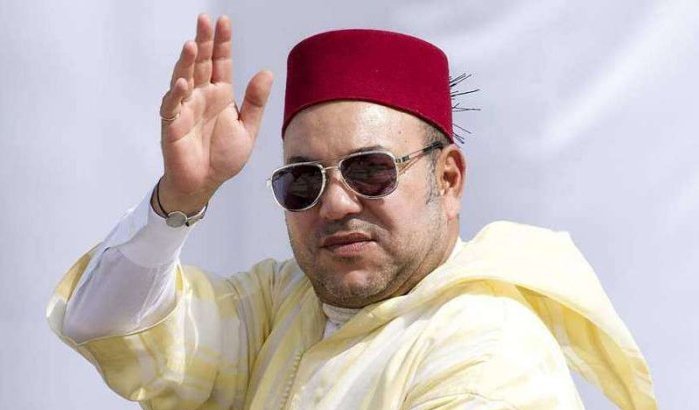Mohammed VI heeft ontspannen babbeltje met straatventer