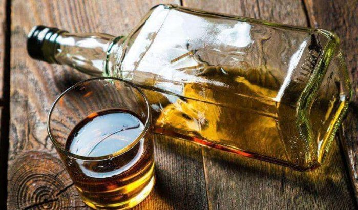 Man in Nador opgepakt voor maken en verkopen illegale alcohol