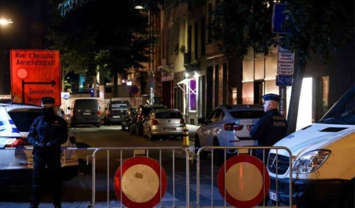 Waarom stak Yassine Mahi een agent in Brussel? 