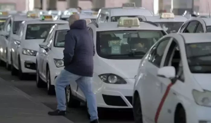Marokkanen dol op gebruikte Spaanse taxi's