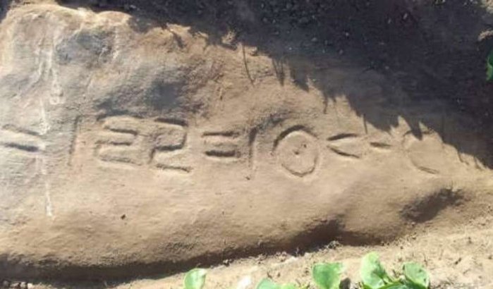 Onderzoek naar grafsteen met Tifinagh-inscriptie in El Jadida