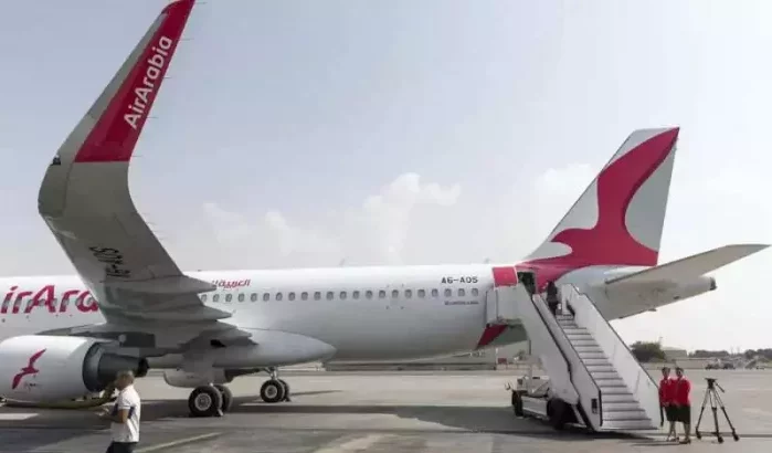 Passagiers woedend na urenlange vertraging vlucht Air Arabia naar Marokko