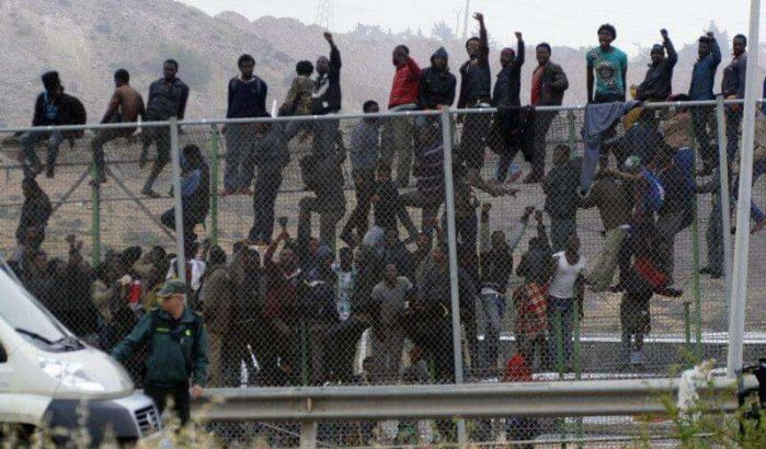 Gewelddadige bestorming grens, 400 migranten komen Sebta binnen