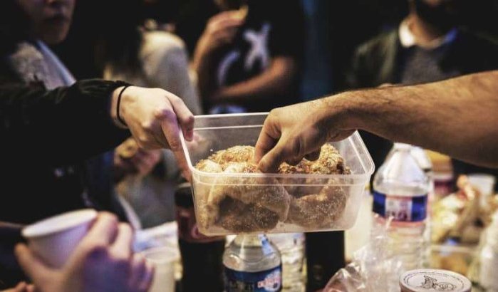 Molenbeekse vrouwen bereiden iftars voor geïsoleerde mensen