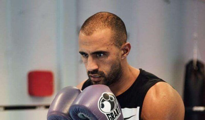 Badr Hari steekt fans en sporters hart onder riem (video)
