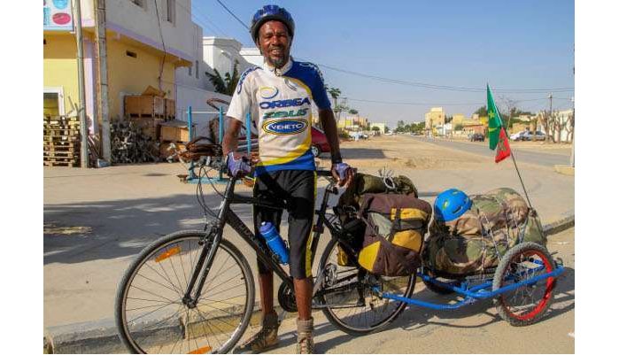 Marokkaanse globetrotter Mohamed Laala fietst door Afrika 