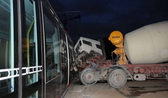 Twintigtal gewonden bij zwaar tramongeluk in Casablanca (foto's)
