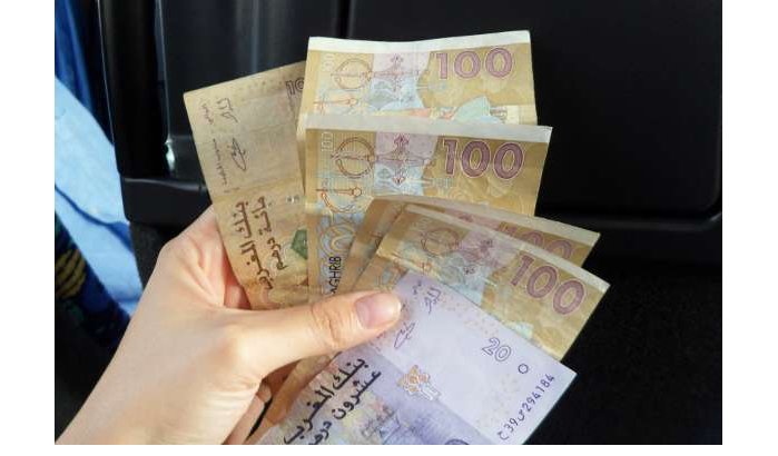 Marokkaanse studente probeert 400.000 dirham vals geld op rekening te storten