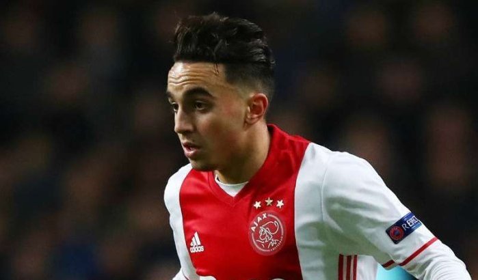 Nouri lachte toen een bal in zijn handen werd gelegd