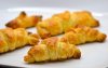 Croissants met kip mortadella