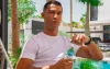 Cristiano Ronaldo verrast moskeebezoekers met water