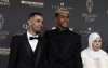 Grootmoeder Lamine Yamal viraal door djellaba op Gouden Bal-gala (video)