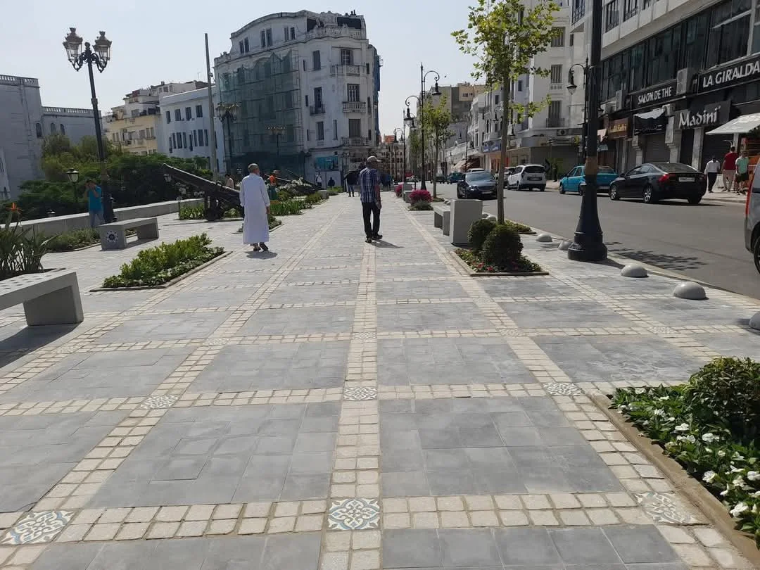 Plaza Faro in Tanger pas opgeknapt, nu al scheuren