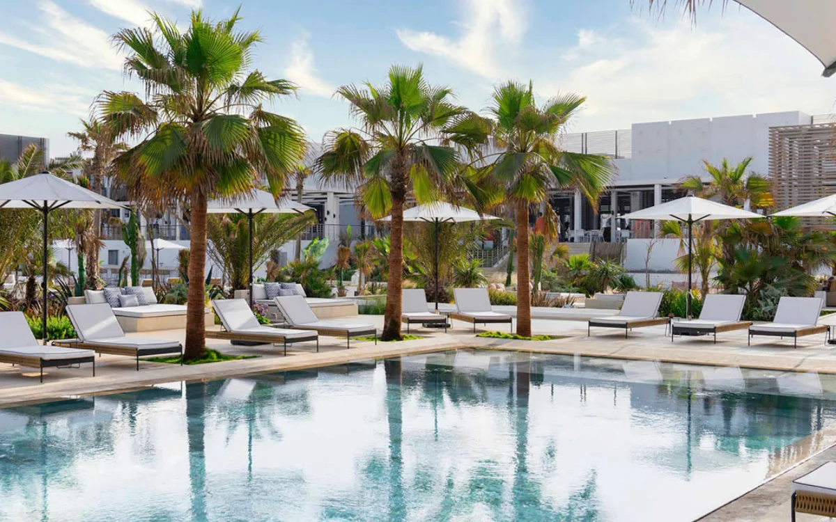 Lichaam jonge Brit drijvend gevonden: schok in luxe hotel Agadir