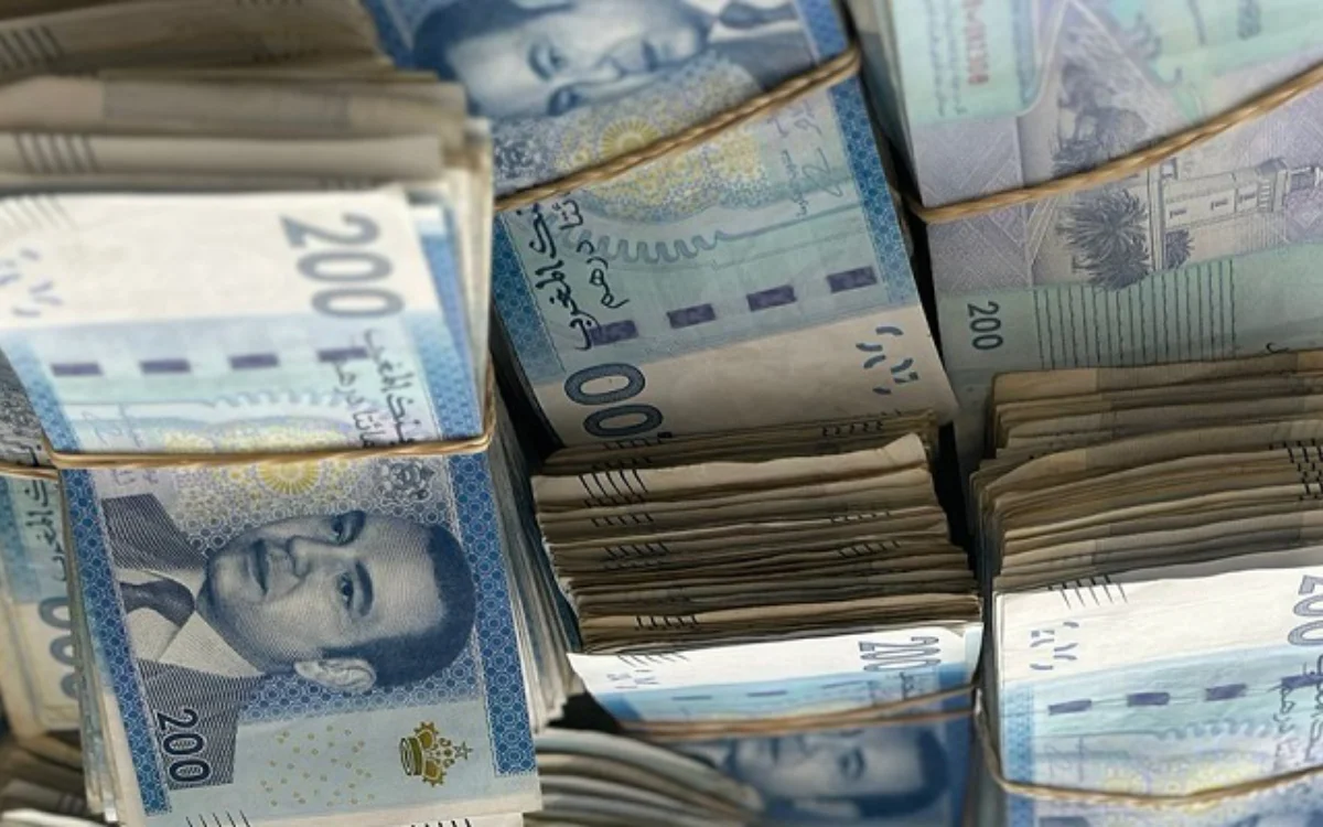 Bankmedewerker in Marokko verstopt 1,6 miljoen in vuilniszak 