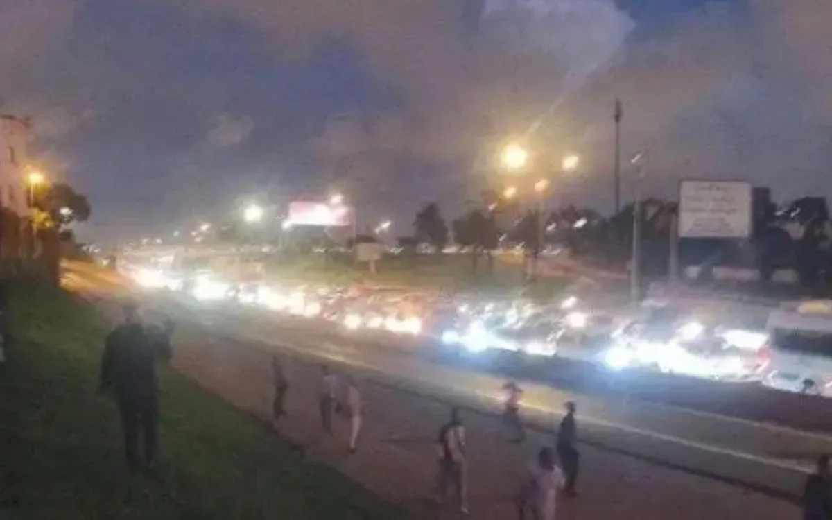 GenZ212-protesten leggen snelweg Casablanca lam, politie grijpt in